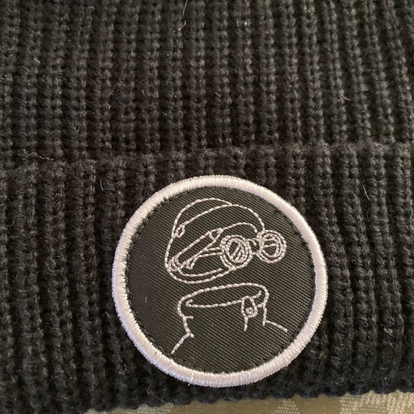 Black knit hat - Picture 2 of 2